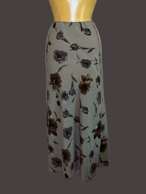 👽90s Moody Floral Maxi Skirt👽